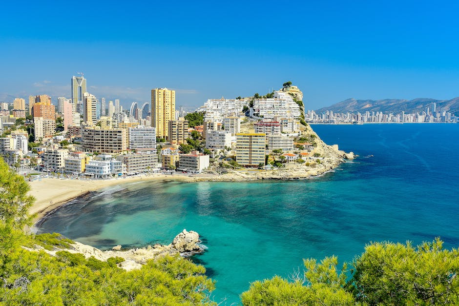 Combien de temps prend l'AVE de Barcelone à Benidorm ?